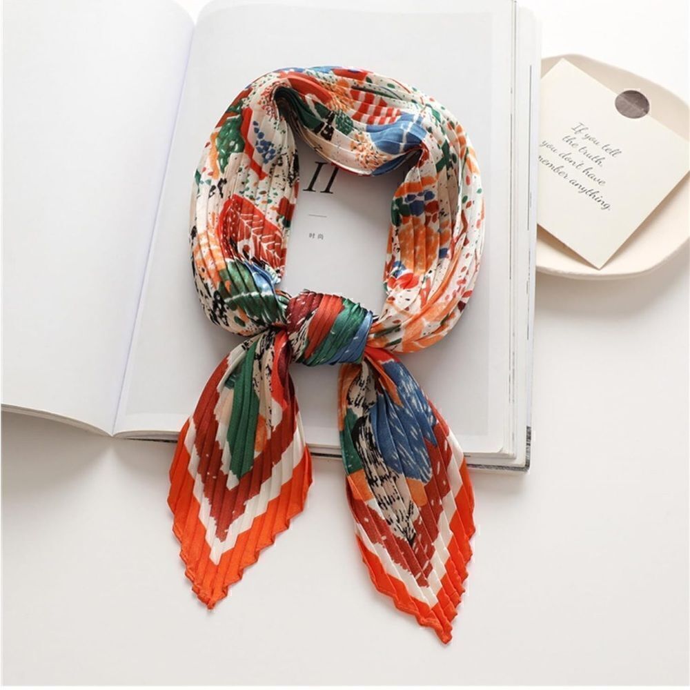Pleated Leafy Scarf